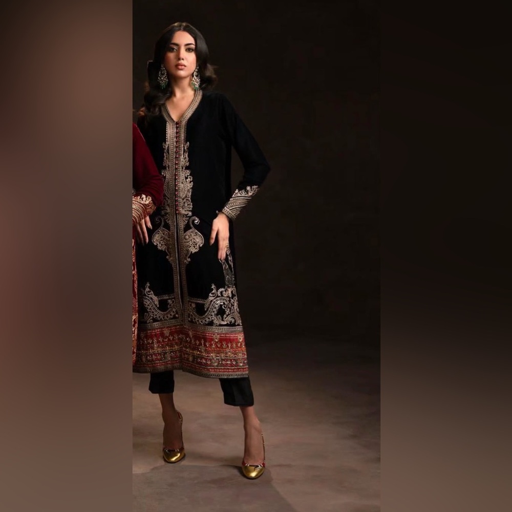 Pakistani Ammara Khan Black Velvet Outfit